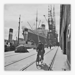 Queen Elizabeth At Southampton